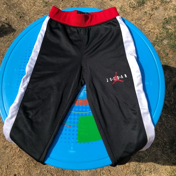 Boy’s Air Jordan Jumpman Set - Picture 11 of 14